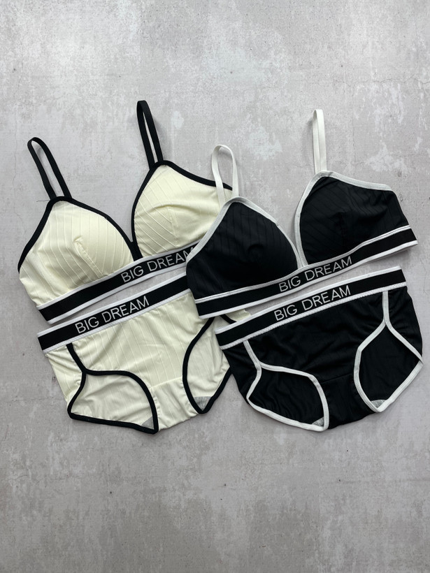 ست لباس زیر زنانه