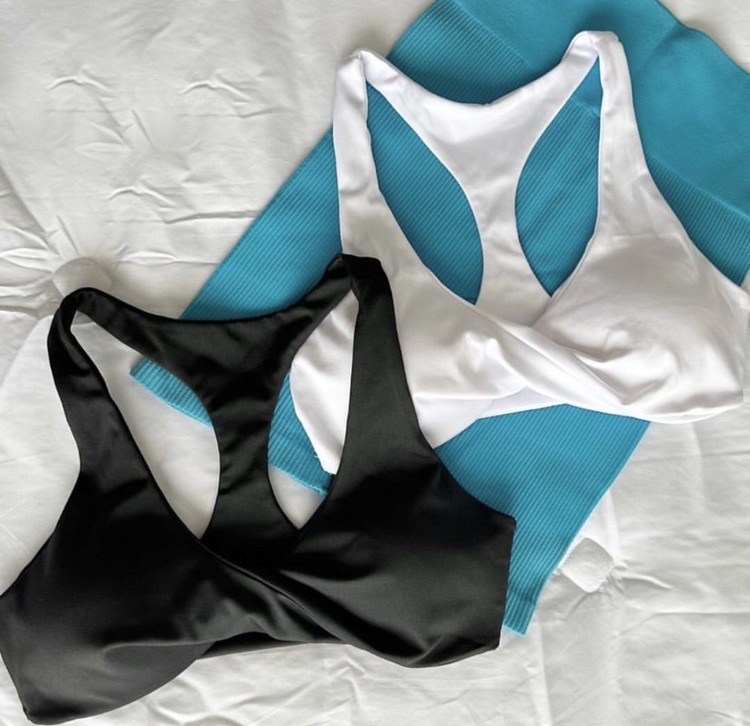 نیمتنه ورزشی زنانه